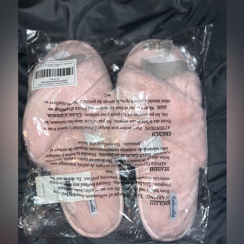 NWT Splendid Cross slippers